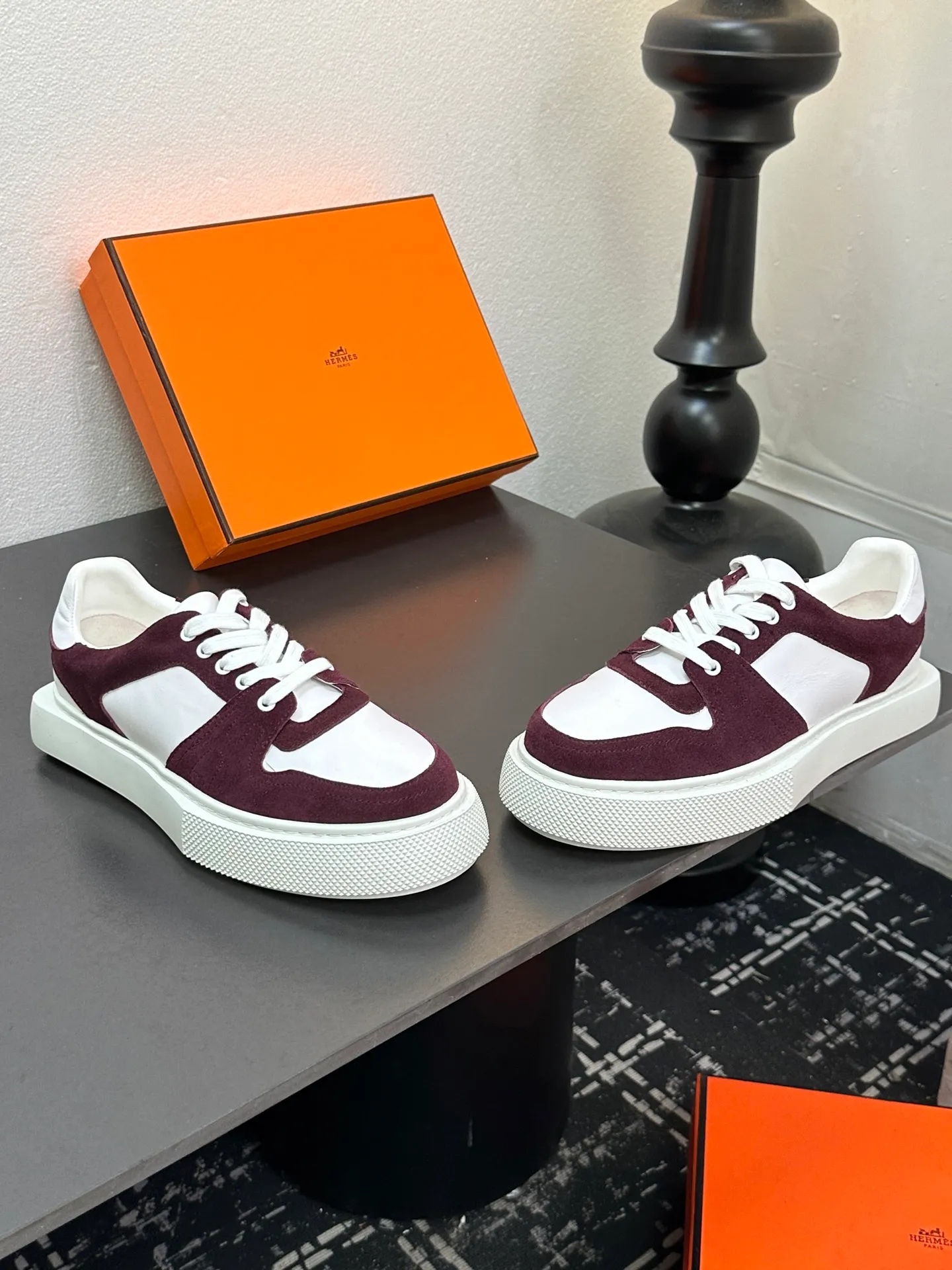 p700💰Men's shoes ❤️❤️Hermes top version# Hermès deep series couple's small white shoes casual skateboard shoes Stylish graphic design to create retro style Upper: cowhide material Lining: sheepskin lining Outsole: TPU outsole Size: 38-45